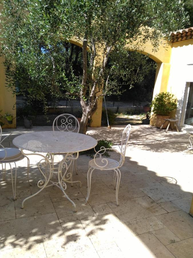 Villa De La Terre Blanche Санари-сюр-Мер Экстерьер фото